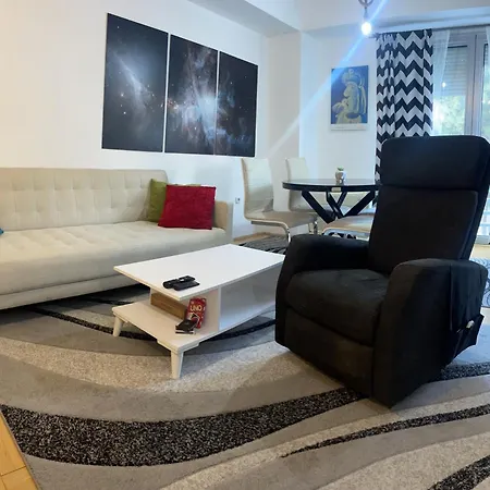Charming Modern Condo Near City Center Free Parking & Fully Equipped Skopje Buitenkant foto