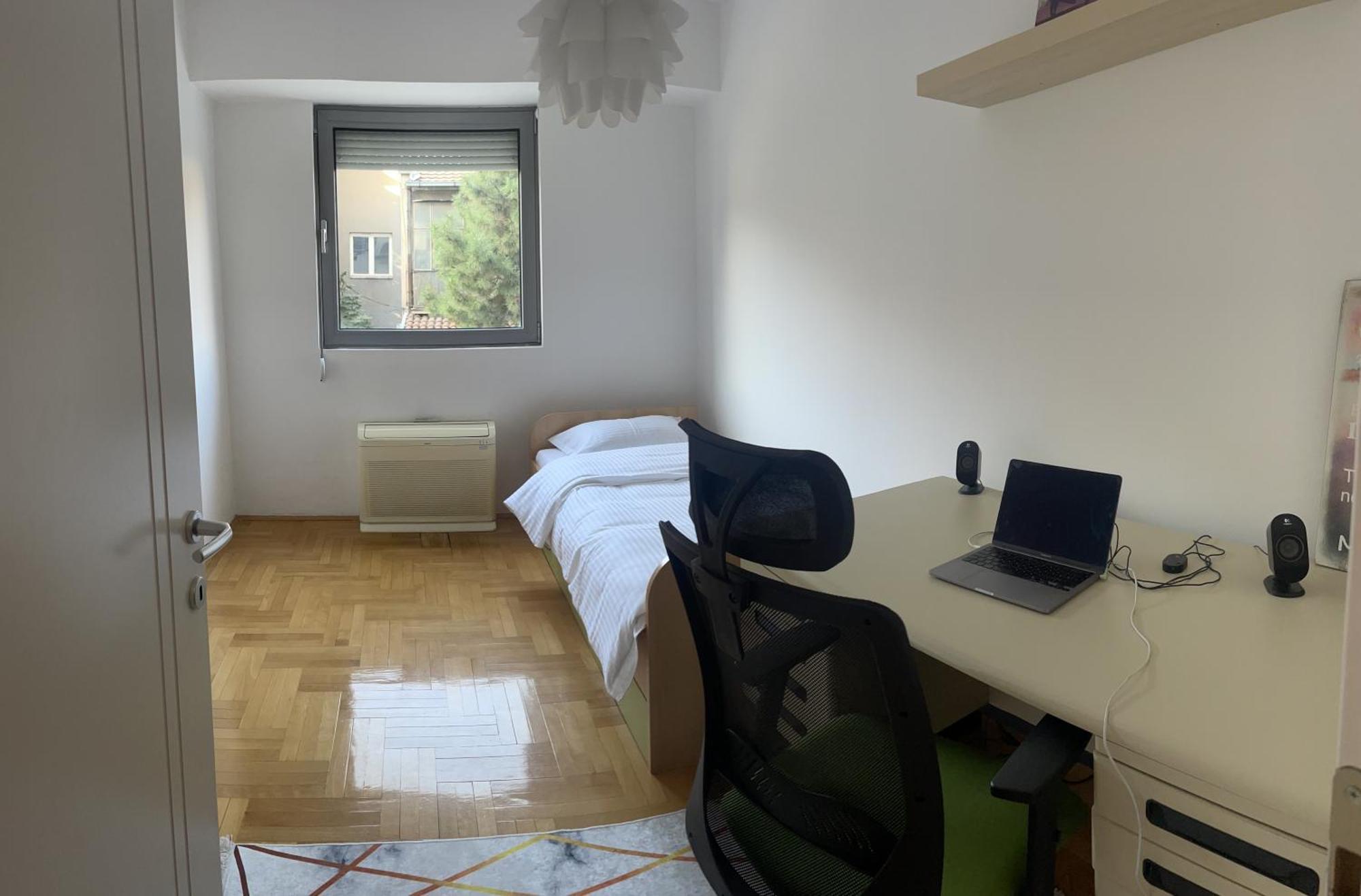 Charming Modern Near Center Free Parking & Fully Equipped *