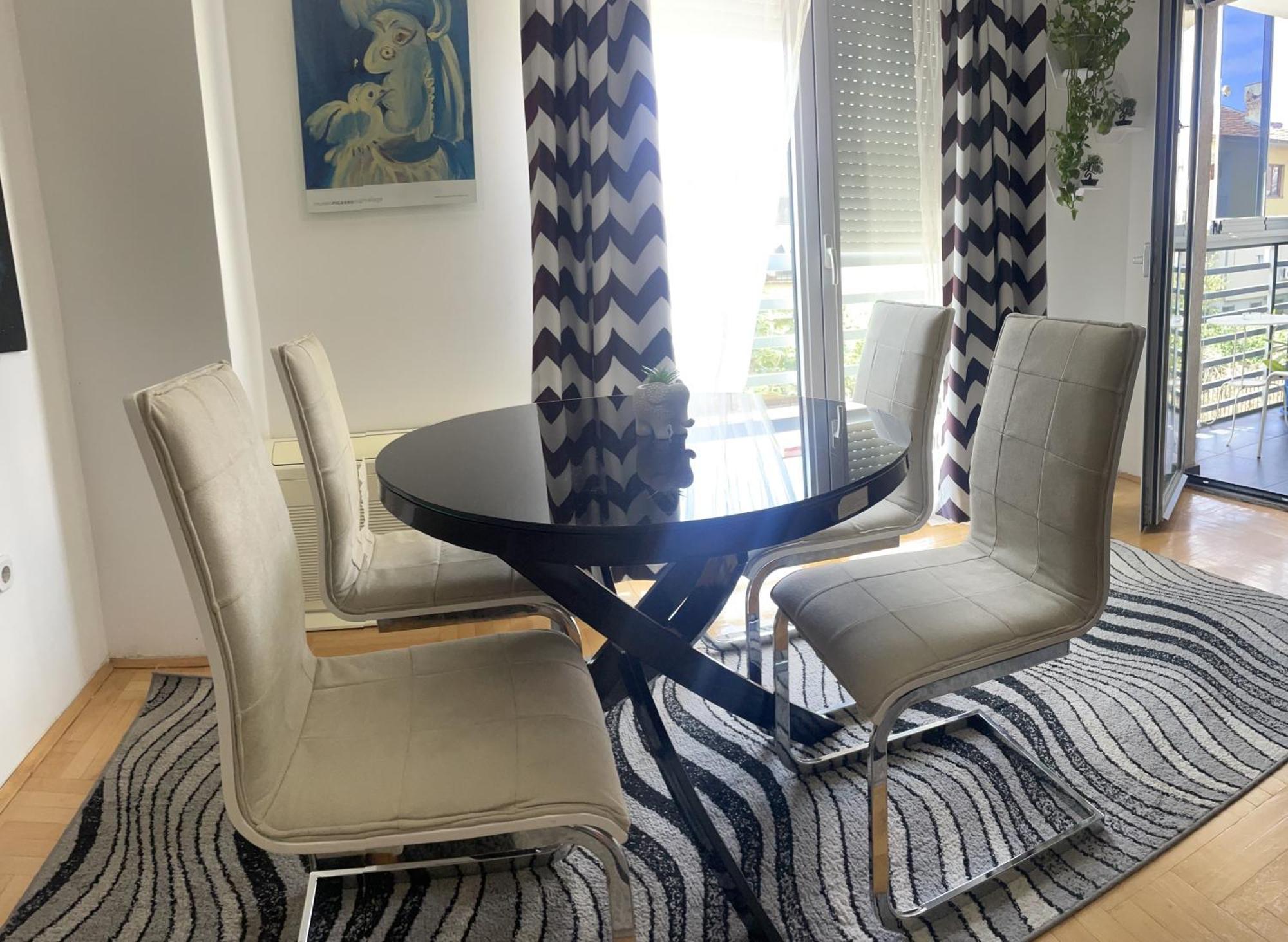 Charming Modern Near Center Free Parking & Fully Equipped Apartman