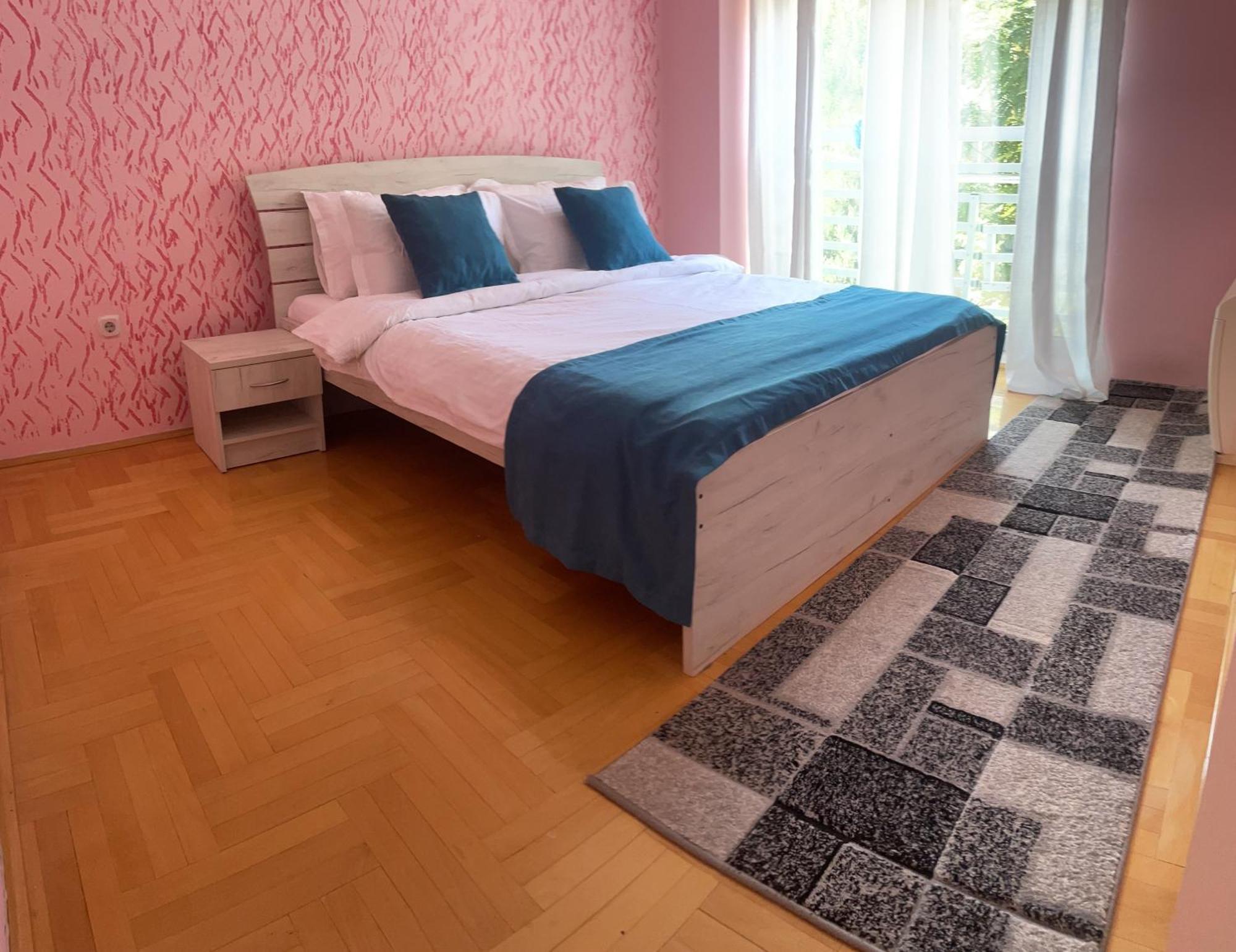Charming Modern Near Center Free Parking & Fully Equipped * Szkopje